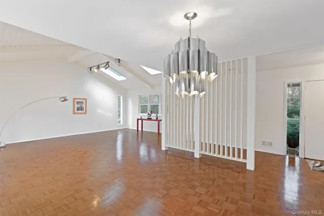 $899,000 | 11 Charnwood Drive, Montebello, NY 10901