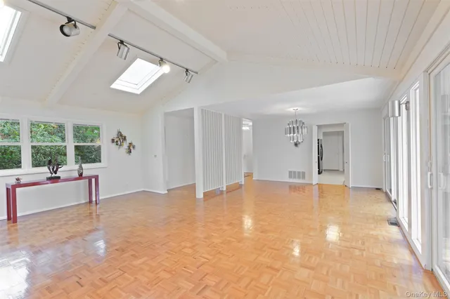 $899,000 | 11 Charnwood Drive, Montebello, NY 10901