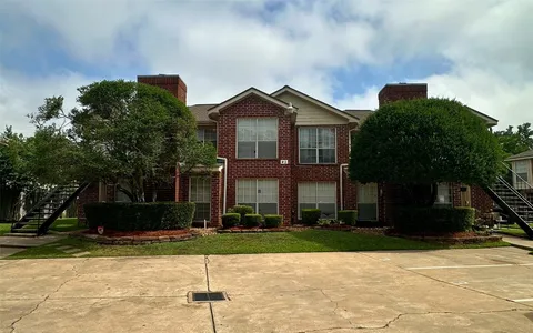 $1,225,000 | 7120 Cole Creek Drive, Houston, TX 77092