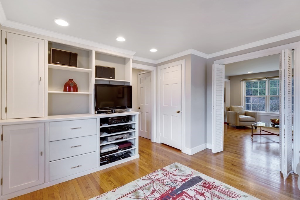 16 Stillman Road Melrose, MA 02176 - Photo 8 of 39 Gallery Image 8