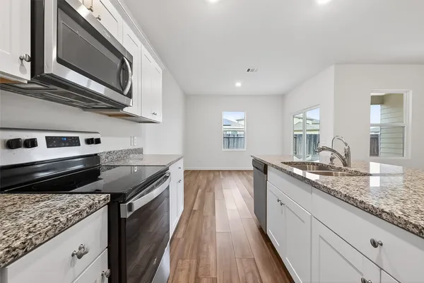 $2,000 | 1065 Long Bay Court, Brookshire, TX 77423