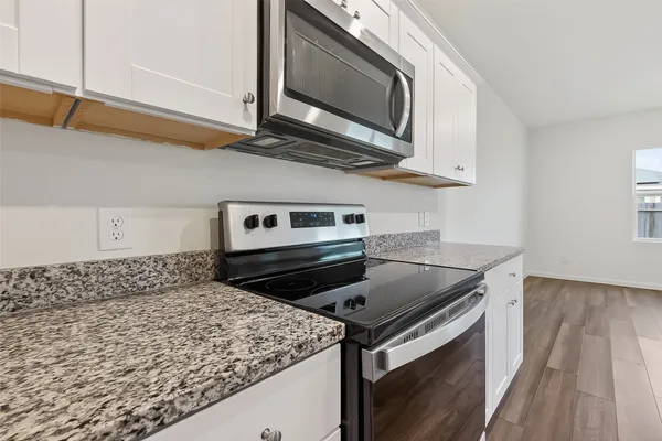 $2,000 | 1065 Long Bay Court, Brookshire, TX 77423