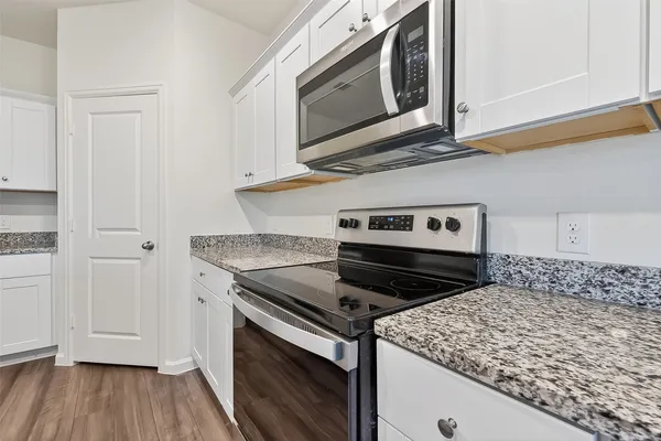 $2,000 | 1065 Long Bay Court, Brookshire, TX 77423