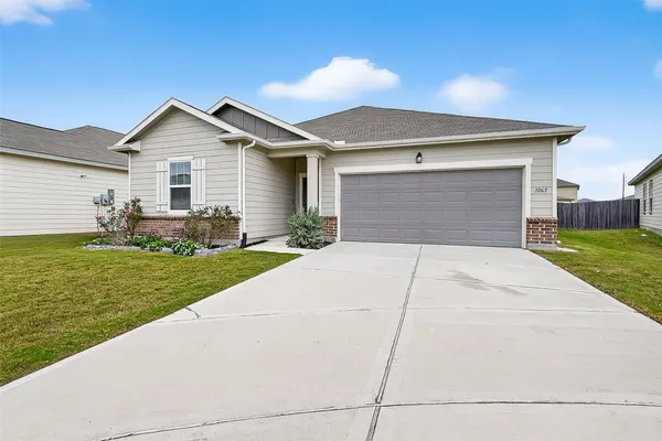 $2,000 | 1065 Long Bay Court, Brookshire, TX 77423