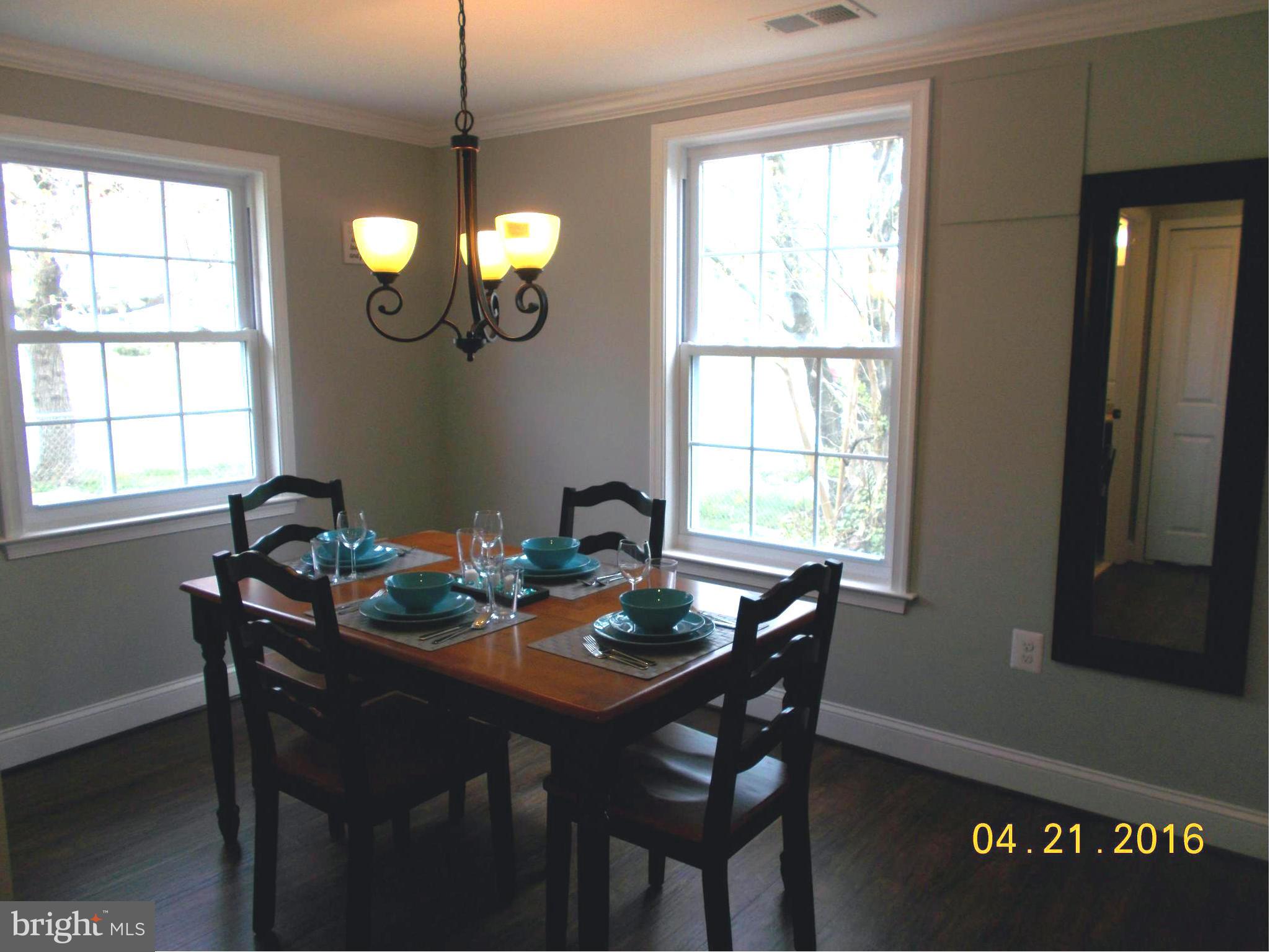 2418 Alma Road Baltimore, MD 21227 - Photo 6 of 25 Dining Room