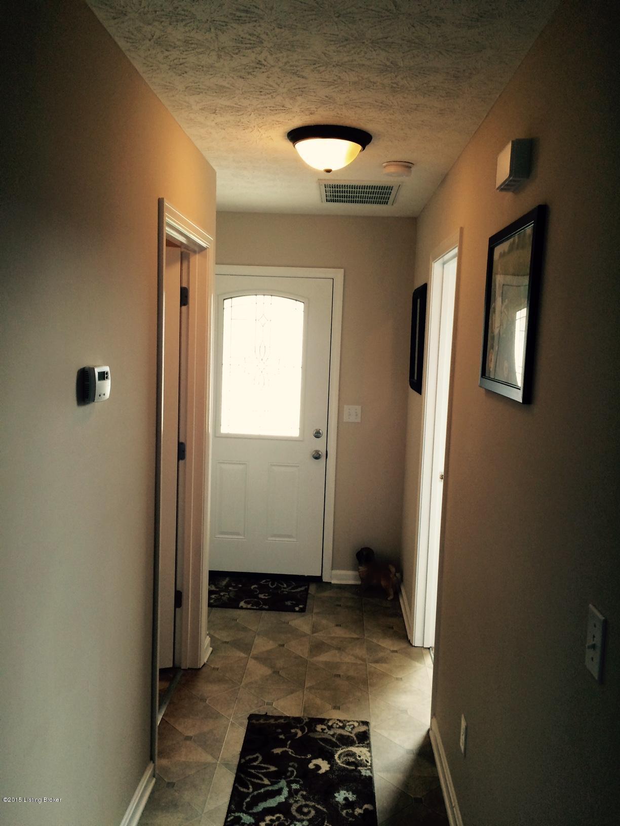 467 Madison Rae Boulevard Shepherdsville, KY 40165 - Photo 13 of 14 madison rae foyer.jpg