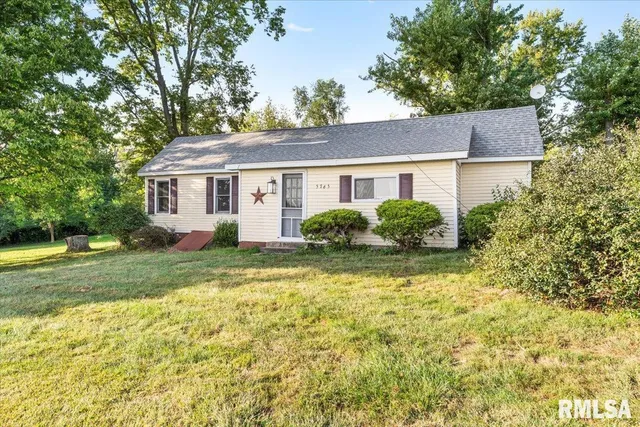 $199,900 | 5765 Mansion Road, Chatham, IL 62629