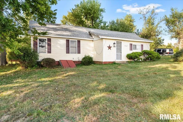 $199,900 | 5765 Mansion Road, Chatham, IL 62629