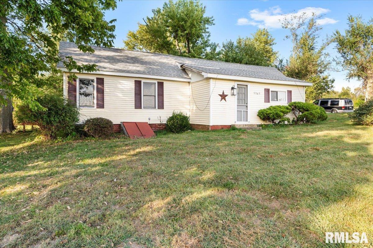 5765 Mansion Road Chatham, IL 62629 - Photo 3 of 29