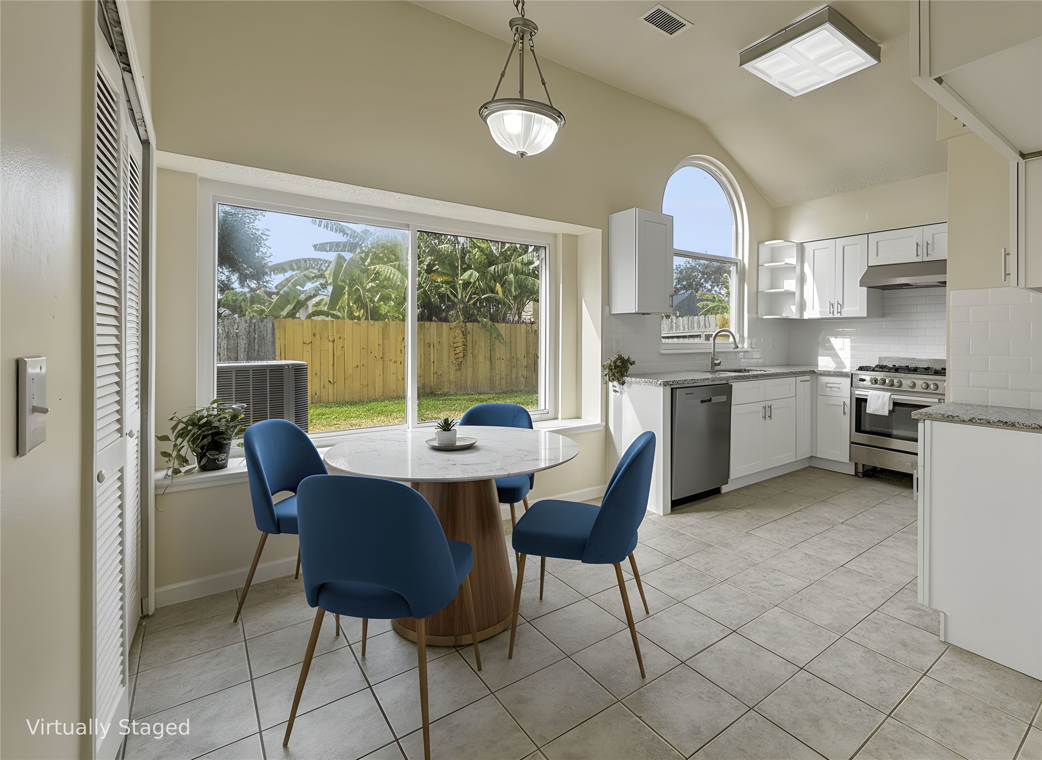 13635 Repa Lane Houston, TX 77014 - Photo 19 of 49 Here's an example of how you can decorate this area.