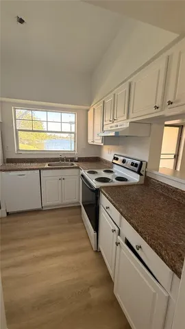 $2,400 | 2301 Northwest 96th Terrace, Unit 16N, Pembroke Pines, FL 33024