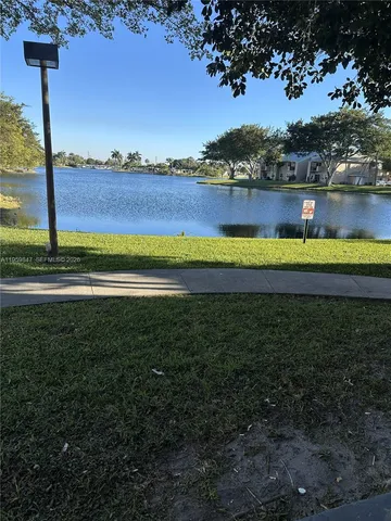 $2,400 | 2301 Northwest 96th Terrace, Unit 16N, Pembroke Pines, FL 33024
