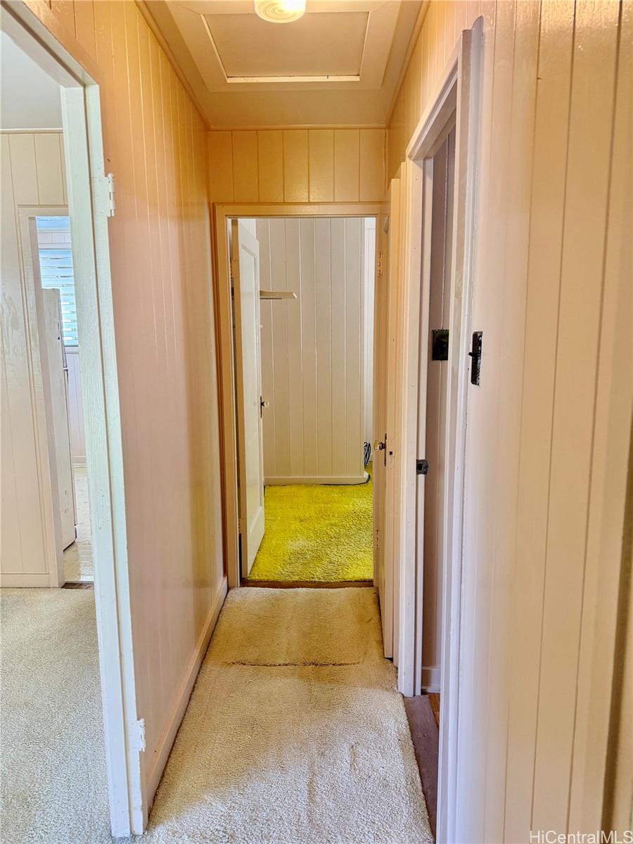 2816 Booth Road Honolulu, HI 96813 - Photo 6 of 17 a view of a bathroom with a shower
