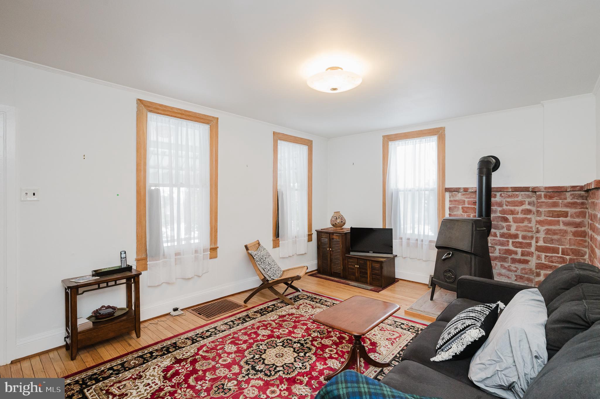 706 Chestnut Street Delta, PA 17314 - Photo 12 of 86 Living Room