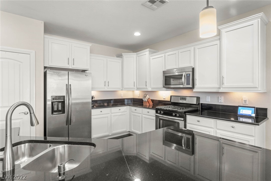 6938 Motley Road Las Vegas, NV 89178 - Photo 6 of 34 Gallery Image 6