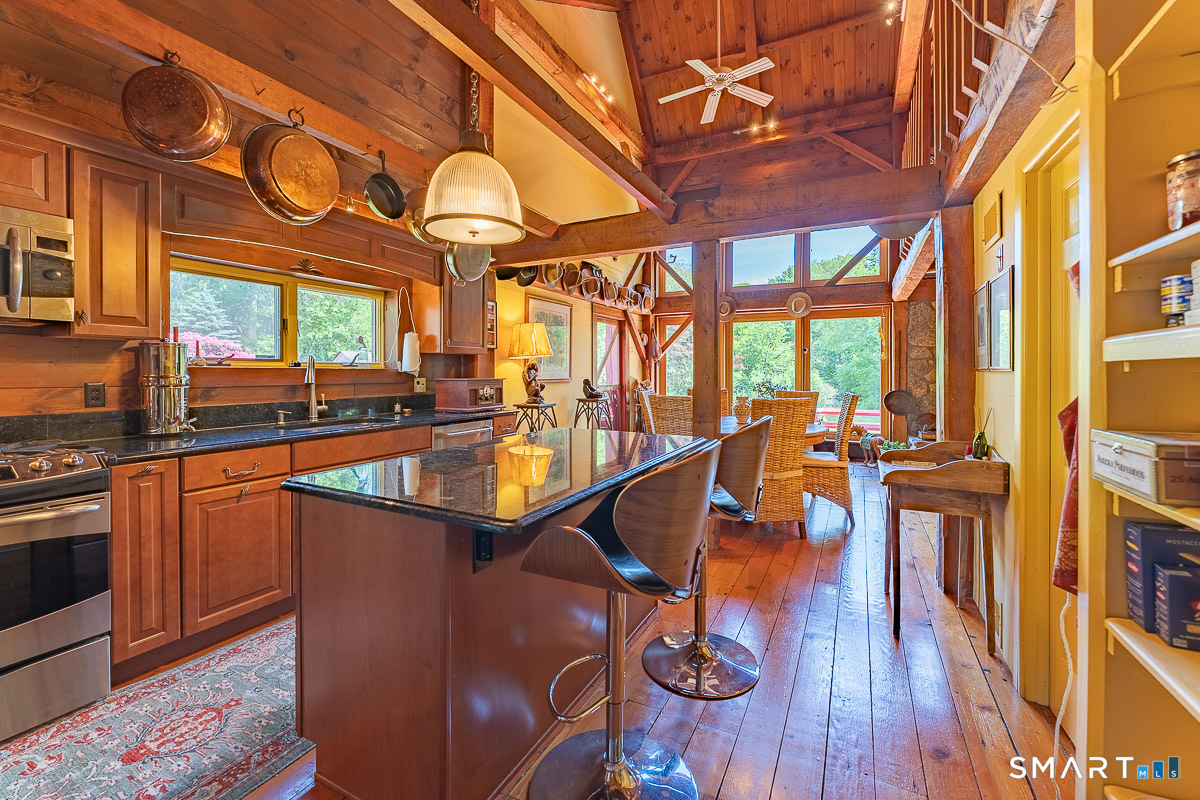 71 Mystic Road North Stonington, CT 06359 - Photo 5 of 32