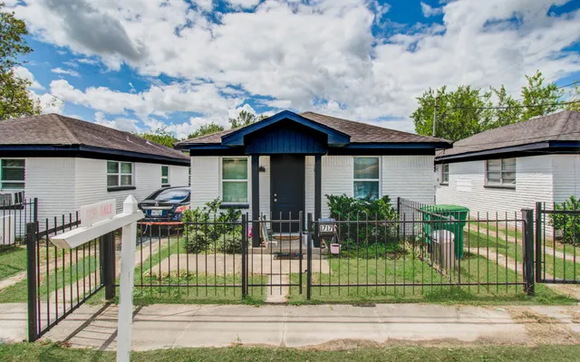 $299,990 | 1715 New Mexico Street, Houston, TX 77029