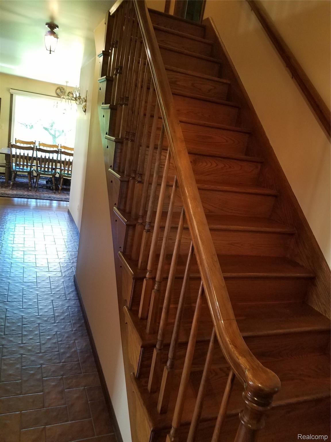 3638 Innisfree Road Howell, MI 48855 - Photo 15 of 45 Custom stairs.jpg