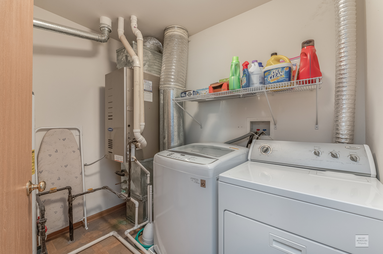 357 Grape Vine Trail Oswego, IL 60543 - Photo 22 of 27 a utility room with dryer and washer