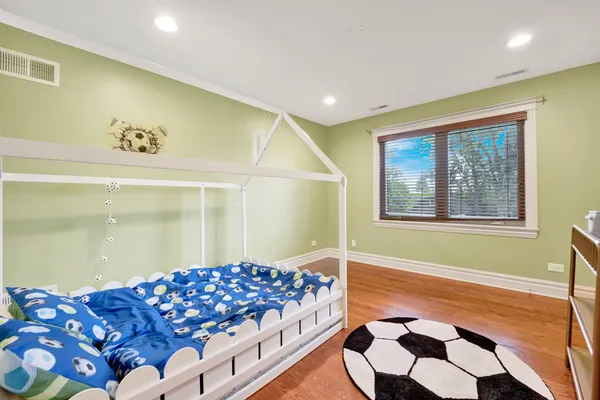 a view of empty room with window