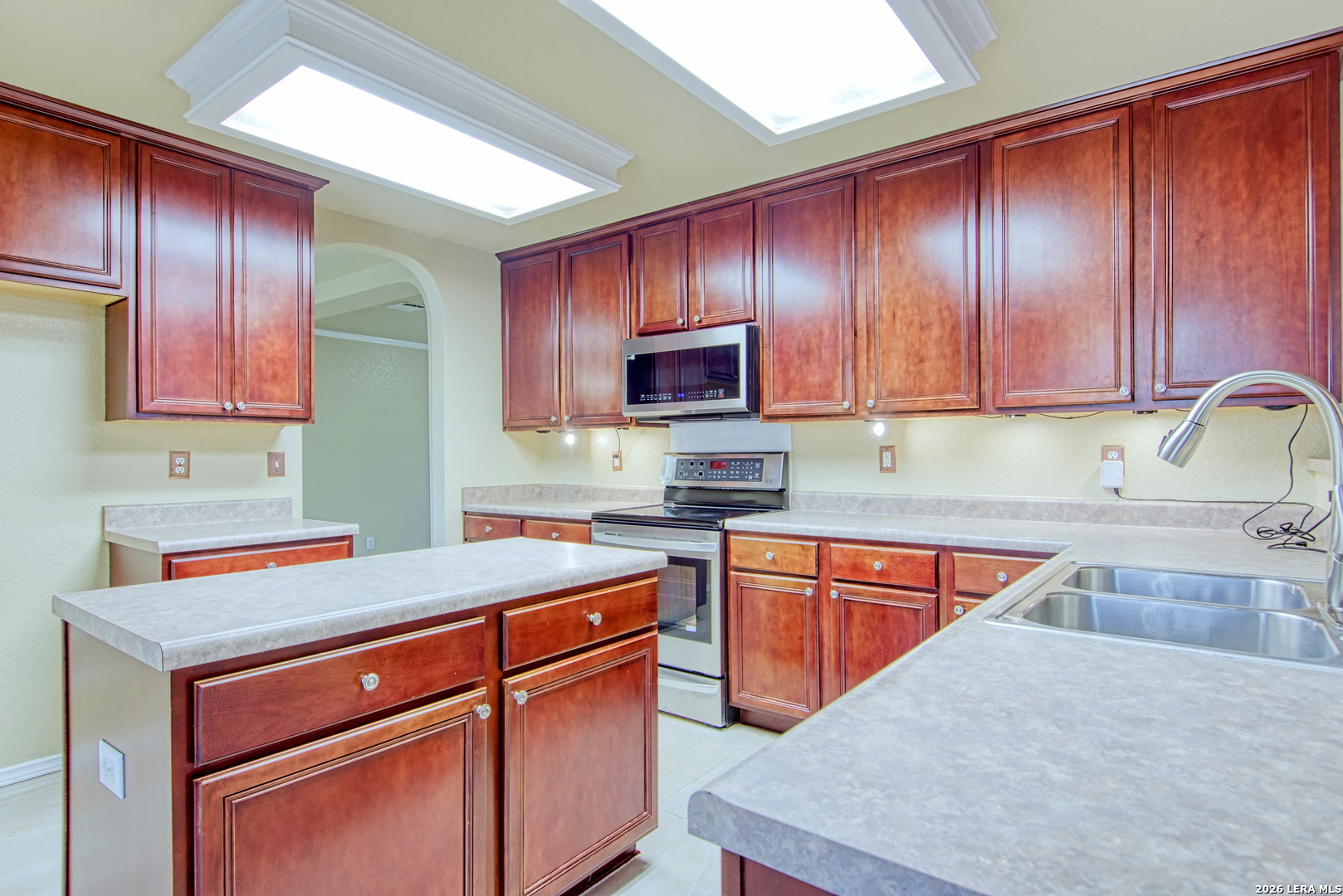 9008 Privilege Point Converse, TX 78109 - Photo 12 of 43