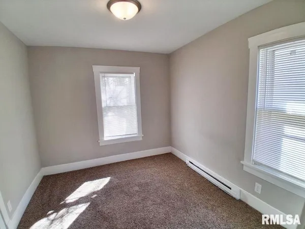 $44,900 | 316 East Melbourne Avenue, Peoria, IL 61603
