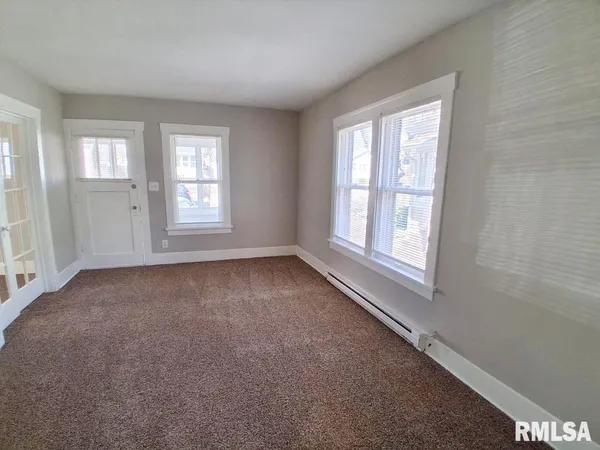$44,900 | 316 East Melbourne Avenue, Peoria, IL 61603