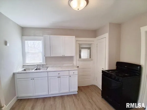 $44,900 | 316 East Melbourne Avenue, Peoria, IL 61603