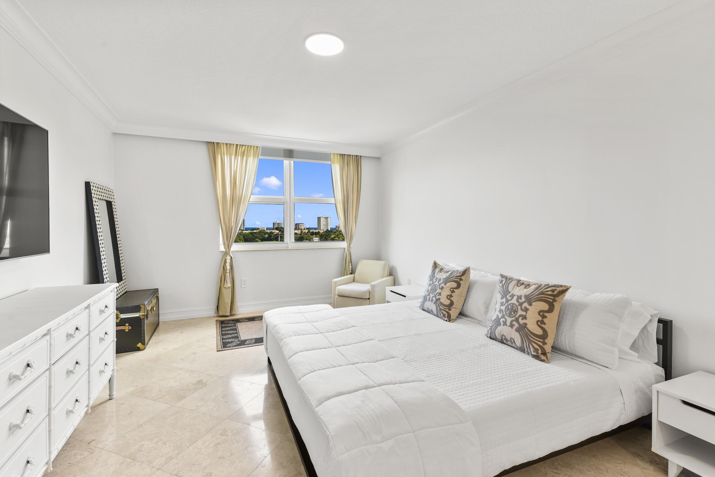 99 Southeast Mizner Boulevard, Unit 813 Boca Raton, FL 33432 - Photo 13 of 43 Bedroom