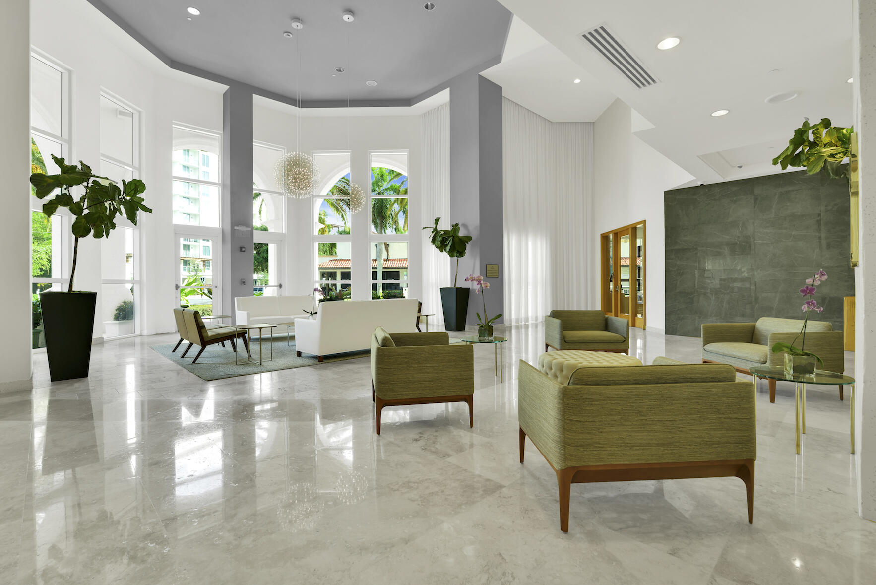 99 Southeast Mizner Boulevard, Unit 813 Boca Raton, FL 33432 - Photo 26 of 43 LOBBY AREA