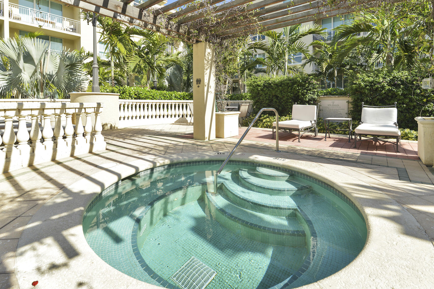 99 Southeast Mizner Boulevard, Unit 813 Boca Raton, FL 33432 - Photo 30 of 43 HOT TUB