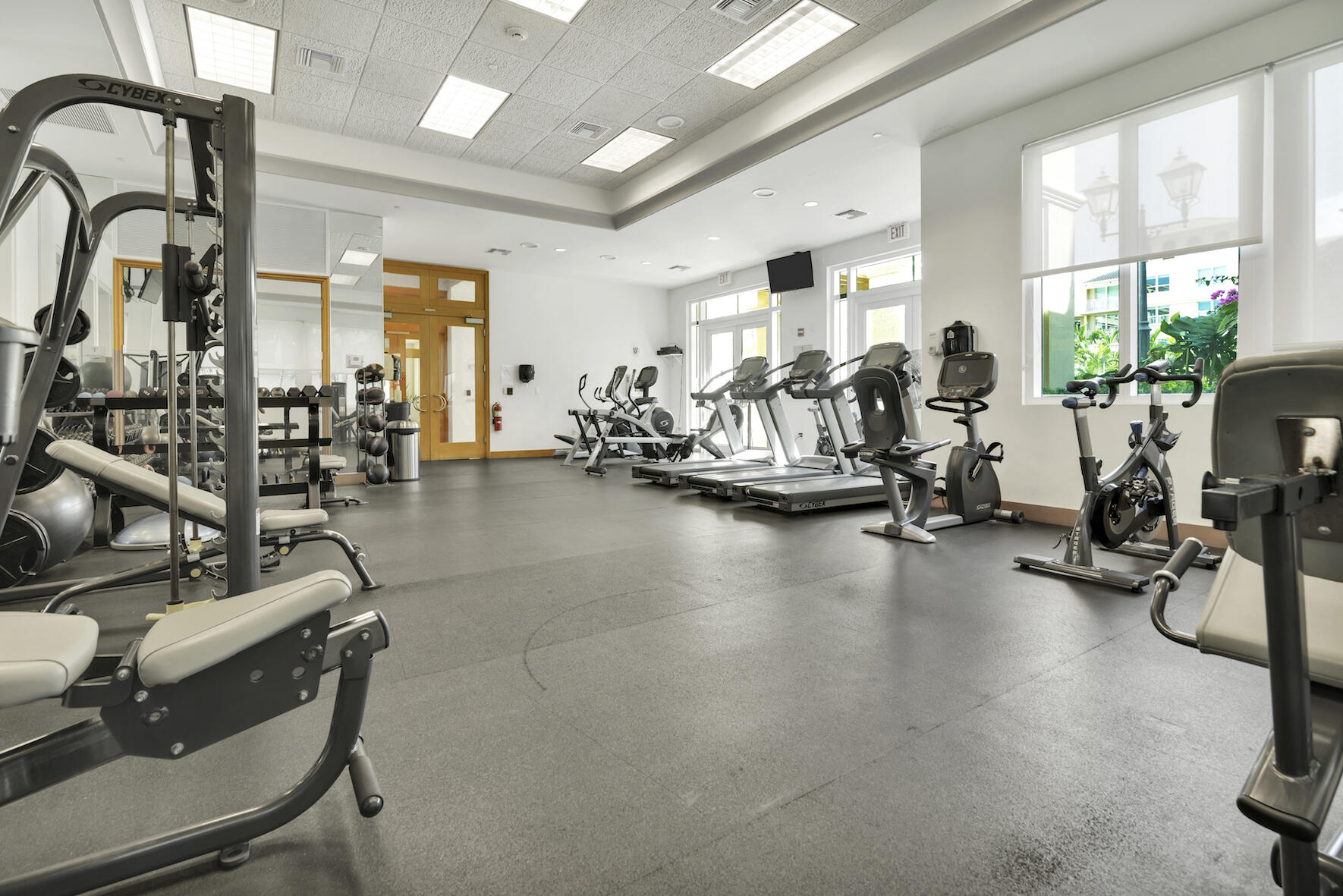 99 Southeast Mizner Boulevard, Unit 813 Boca Raton, FL 33432 - Photo 34 of 43 GYM