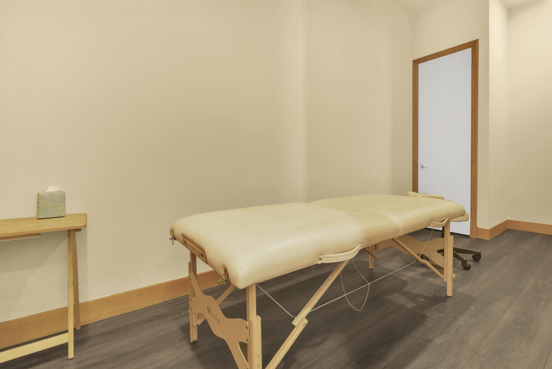 99 Southeast Mizner Boulevard, Unit 813 Boca Raton, FL 33432 - Photo 42 of 43 MASSAGE ROOM