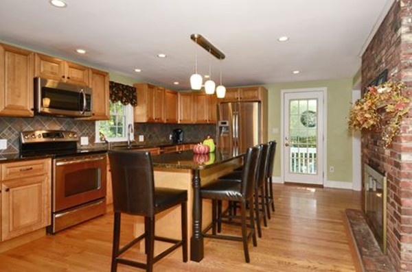 8 Andrews Road Topsfield, MA 01983 - Photo 8 of 28 Gallery Image 8