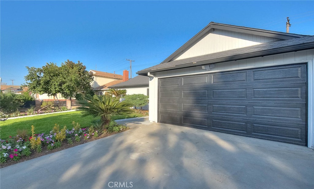 752 Rio Del Sol Avenue Montebello, CA 90640 - Photo 2 of 28 Gallery Image 2