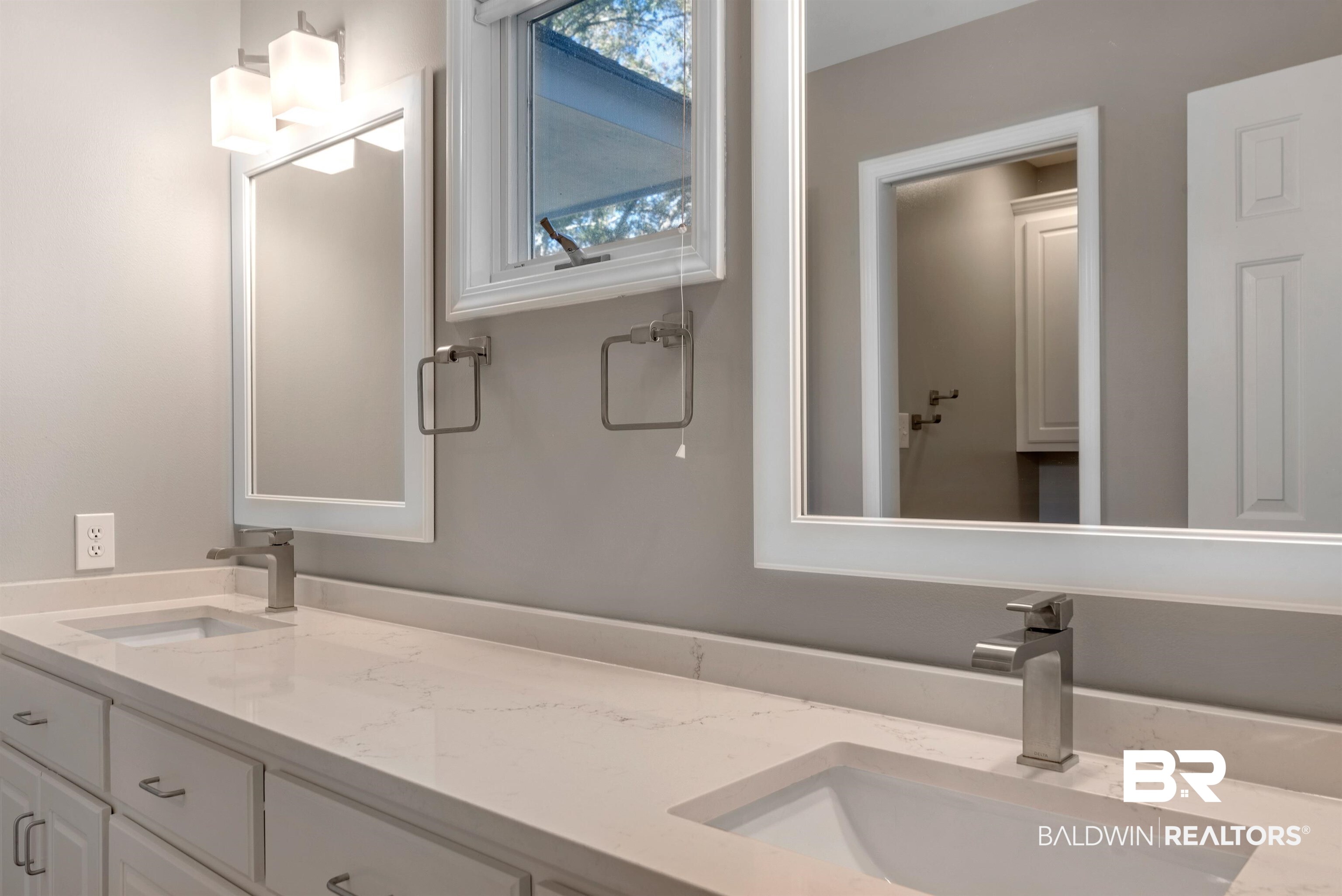 501 Oak Ridge Court West Daphne, AL 36526 - Photo 33 of 50 Bathroom 3