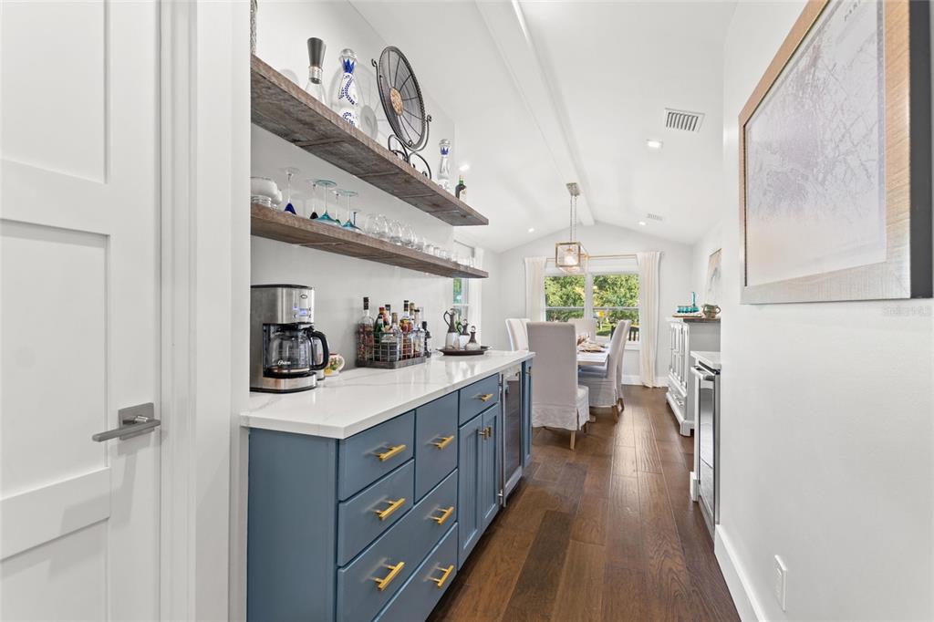 640 Arjay Way Winter Park, FL 32789 - Photo 17 of 46 a bathroom with a sink a mirror and a shower