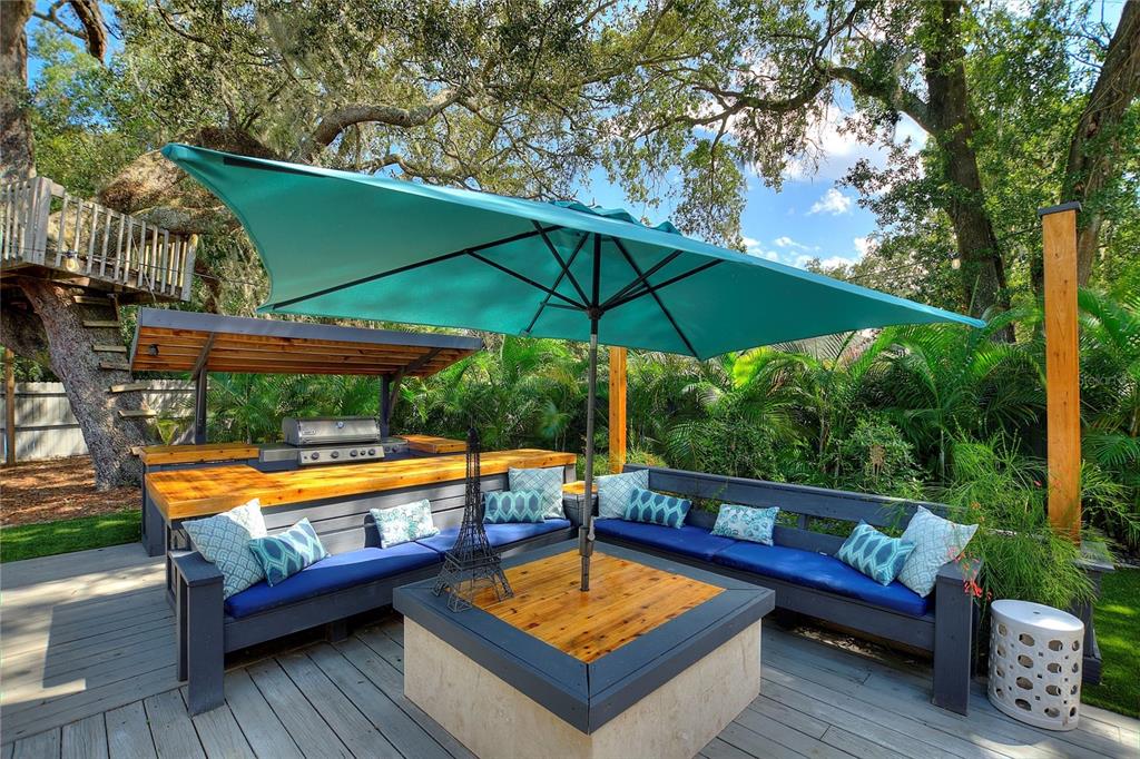 640 Arjay Way Winter Park, FL 32789 - Photo 4 of 46 a view of sitting area with swimming pool in backyard