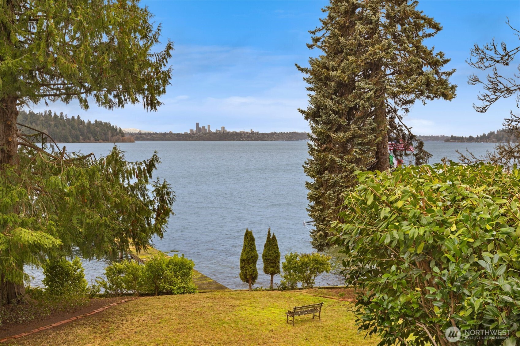 5265 West Mercer Way Mercer Island, WA 98040 - Photo 3 of 40