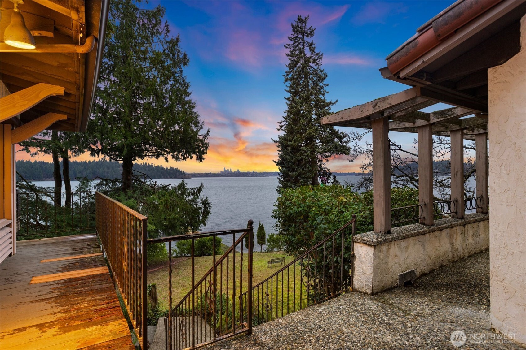 5265 West Mercer Way Mercer Island, WA 98040 - Photo 33 of 40