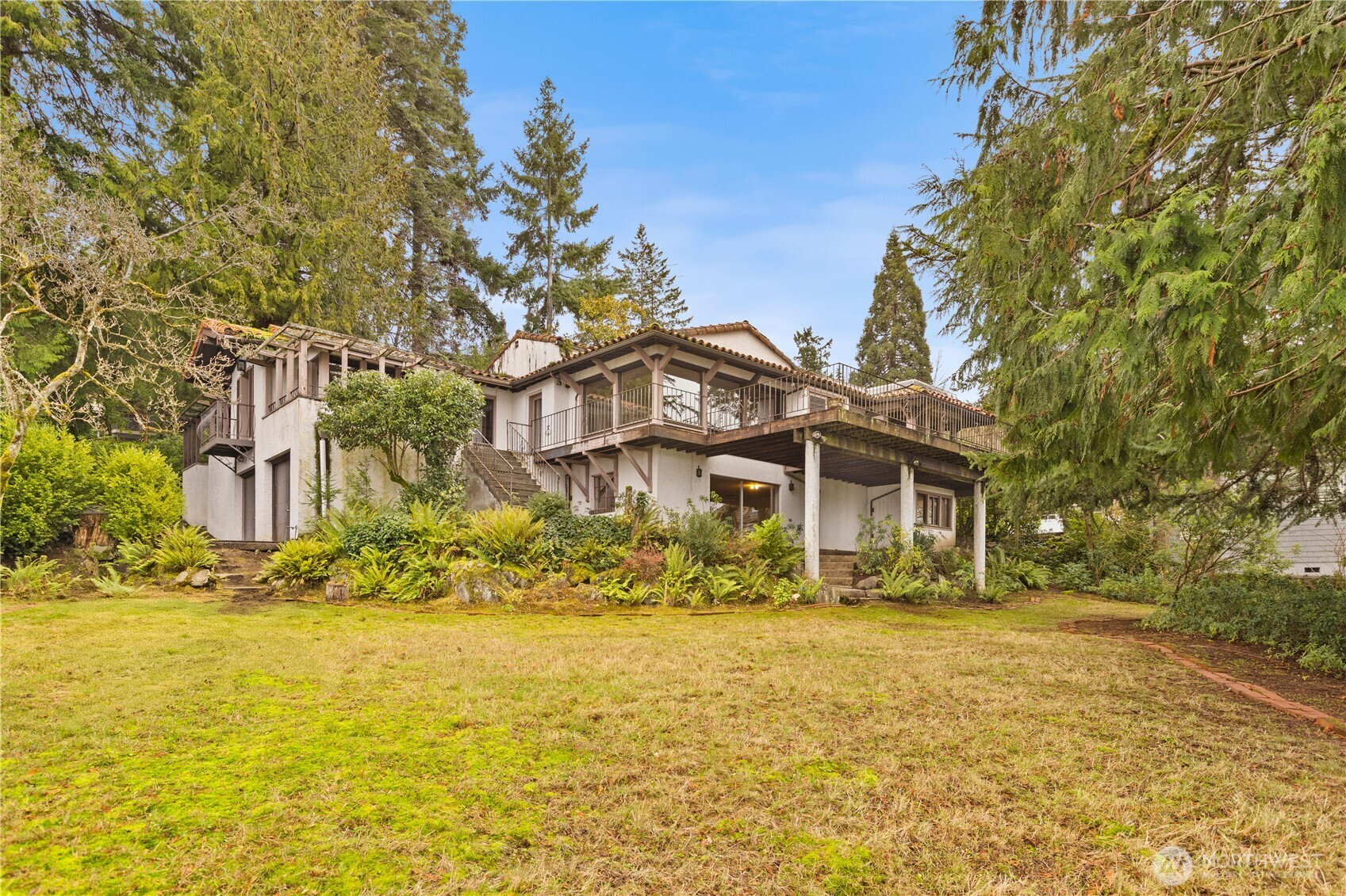5265 West Mercer Way Mercer Island, WA 98040 - Photo 9 of 40