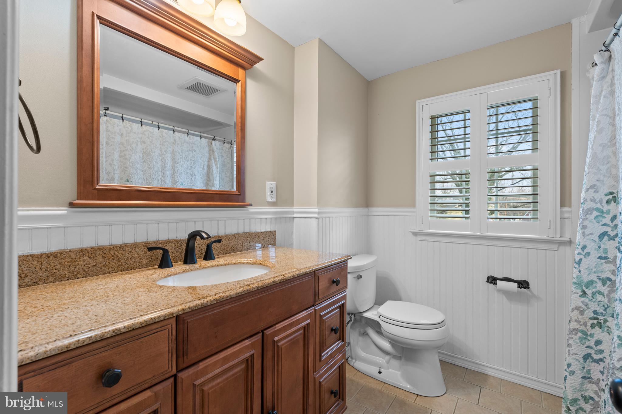 306 Bickmore Drive Wallingford, PA 19086 - Photo 34 of 43 Hall Bath