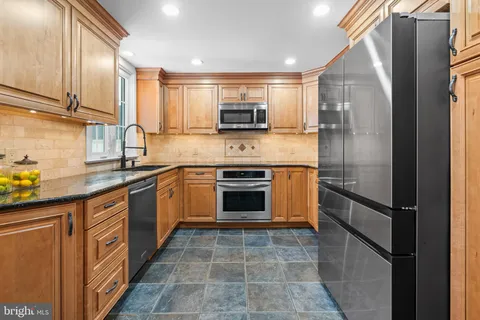 $629,900 | 306 Bickmore Drive, Wallingford, PA 19086