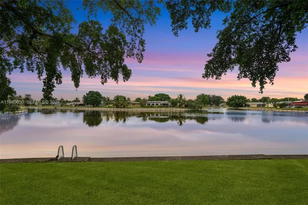 $529,000 | 5805 Northwest 72nd Avenue, Tamarac, FL 33321