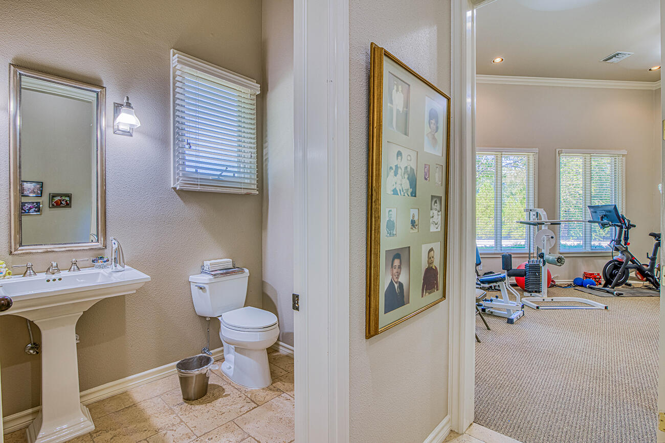 656 Cox Road El Paso, TX 79932 - Photo 21 of 74 Workout Room and Powder Room