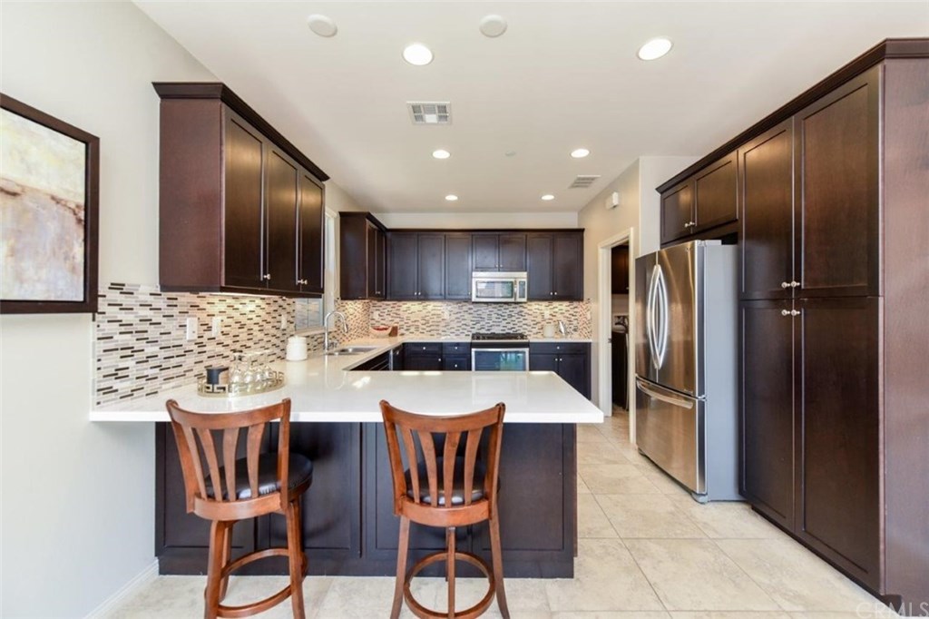 182 Bright Poppy Irvine, CA 92618 - Photo 13 of 34