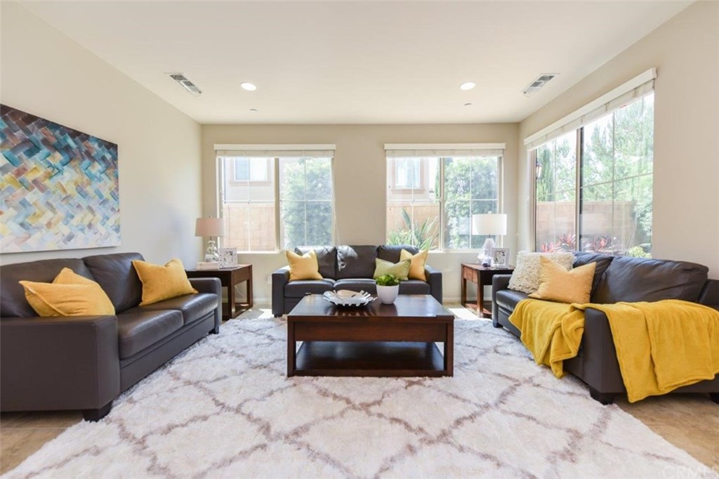 182 Bright Poppy Irvine, CA 92618 - Photo 3 of 34