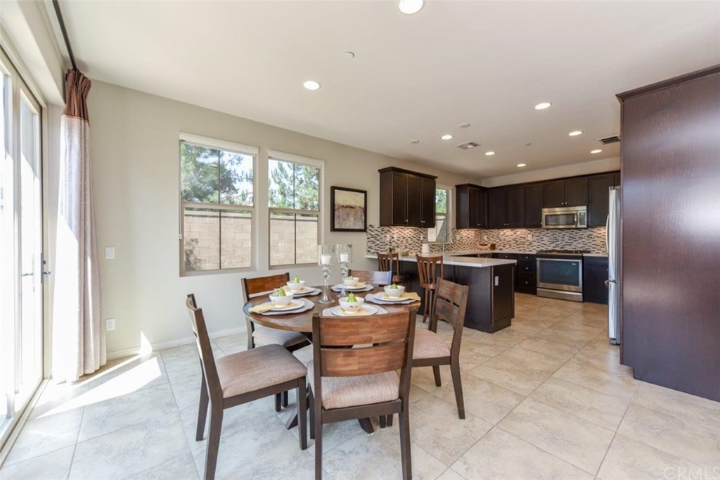 182 Bright Poppy Irvine, CA 92618 - Photo 10 of 34