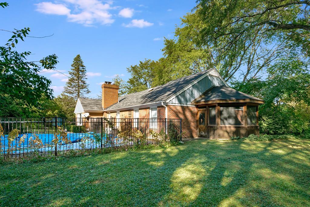 1425 Appleby Road Inverness, IL 60067 - Photo 5 of 28