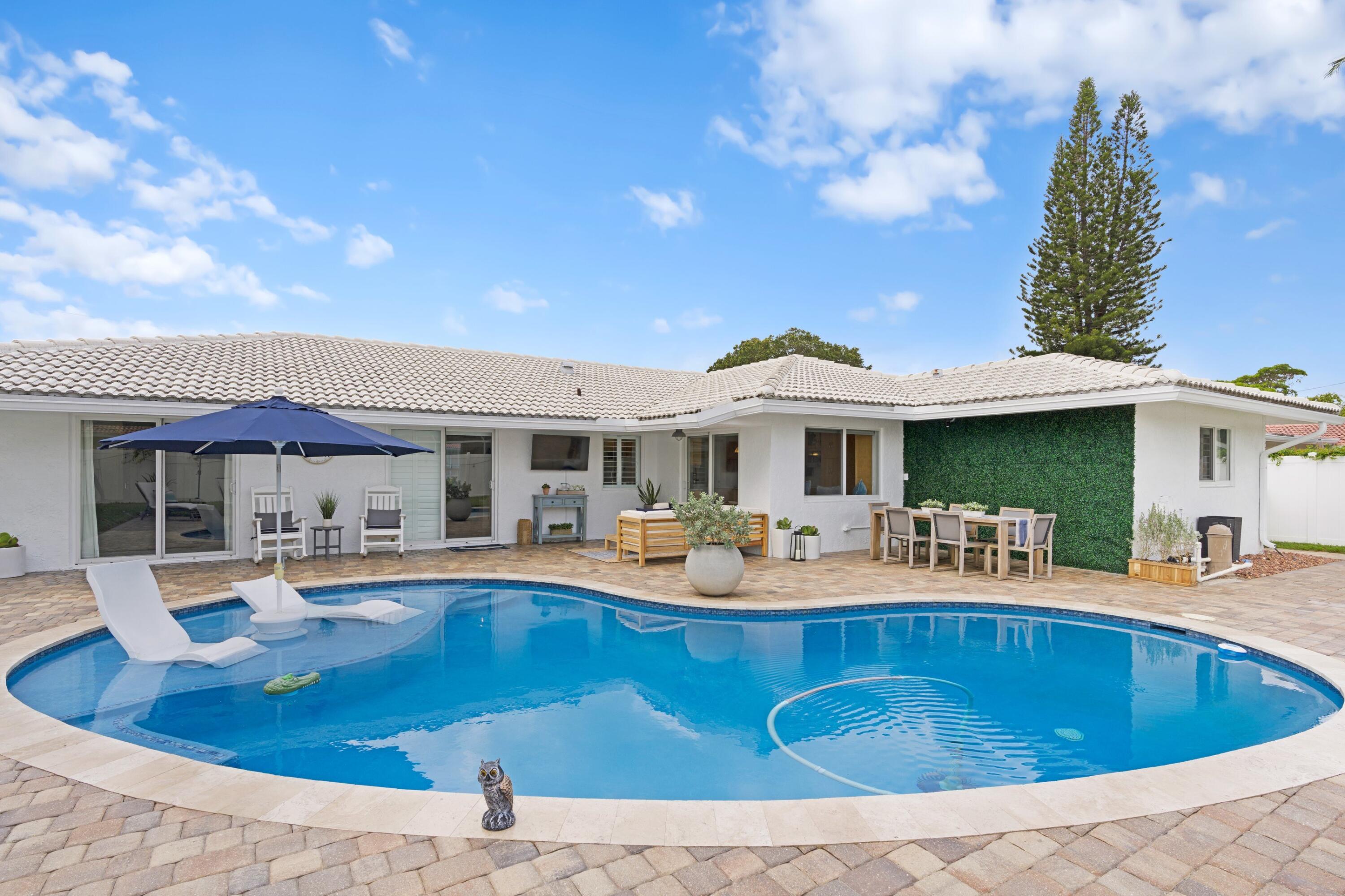 Pool/Backyard